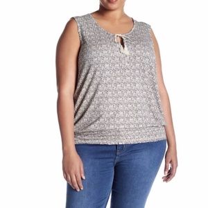 SUSINA Novelty Knit Linen Blend Tank with Mosaic fan print in Plus Size 0X